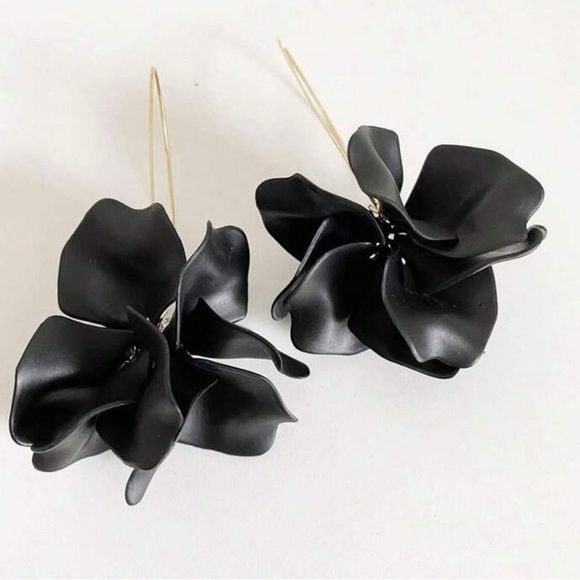 Black Flower Earrings - Picture 3 of 13